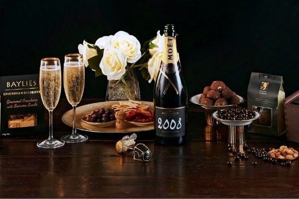 A Guide To Luxury Hampers For Him and Her