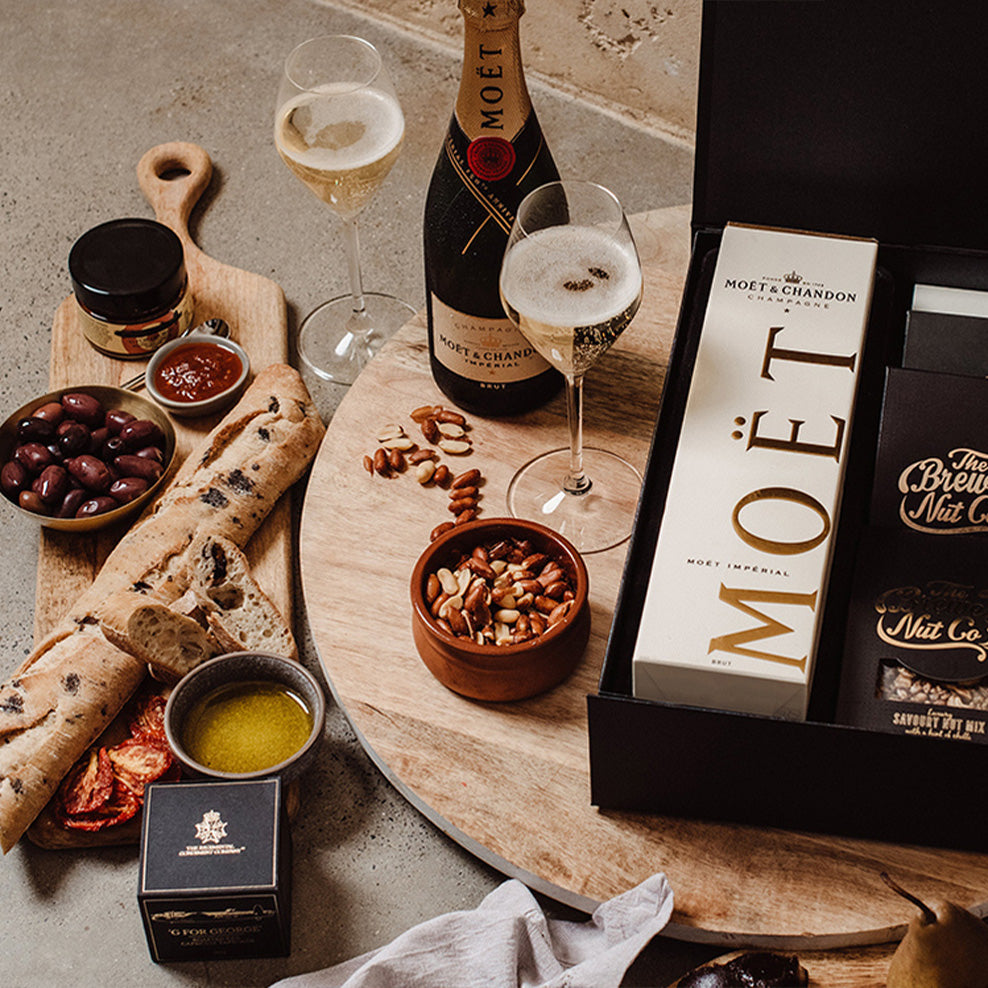 Moët & Gourmet Nibbles Hamper - Additional Product Image